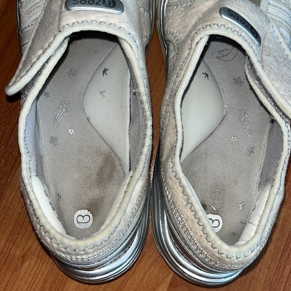 BZees women’s Bliss Slip-On shoes Size 6.5 - Picture 6 of 9